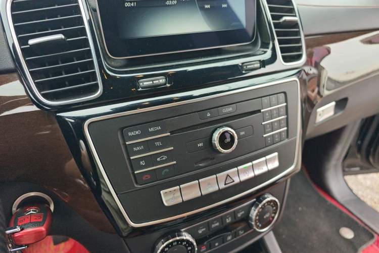 Used Mercedes-Benz GLS  Audio And AC Panel