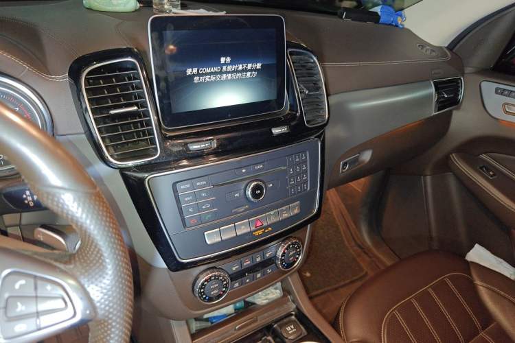 Used Mercedes-Benz GLS 2018 Facelift GLS 320 4MATIC Audio And AC Panel