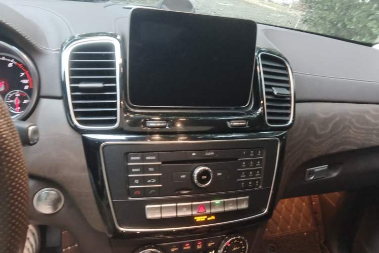 Used Mercedes-Benz GLS 2018 GLS 400 4MATIC Dynamic Model Audio And AC Panel