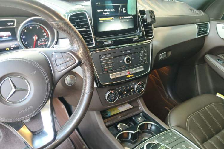 Used Mercedes-Benz GLS 2018 GLS 320 4MATIC Audio And AC Panel