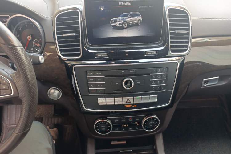 Used Mercedes-Benz GLS 2018 Refreshed GLS 400 4MATIC Dynamic Edition Audio And AC Panel