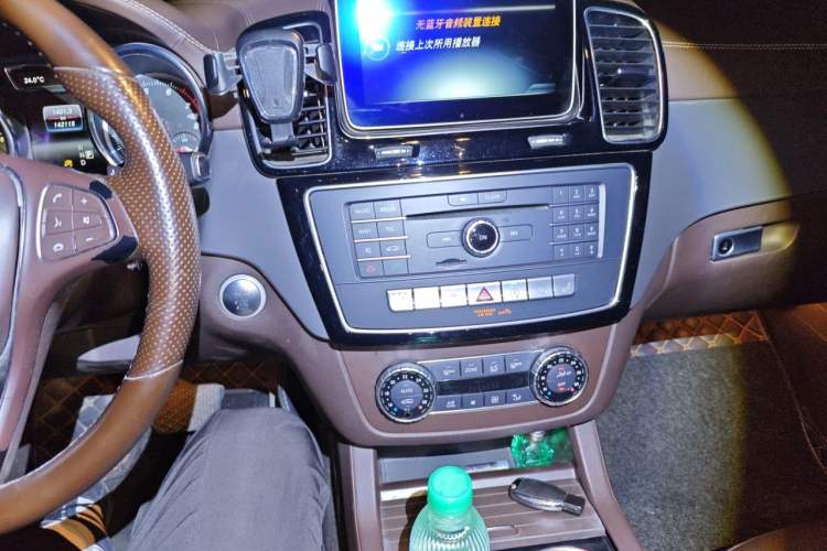 Used Mercedes-Benz GLS 2018 GLS 320 4MATIC Audio And AC Panel