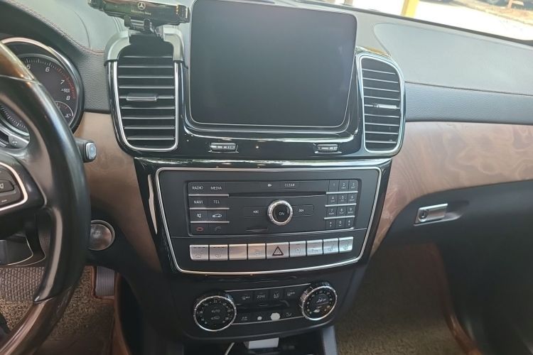 Used Mercedes-Benz GLS 2018 Restyled GLS 400 4MATIC Luxury Edition Audio And AC Panel