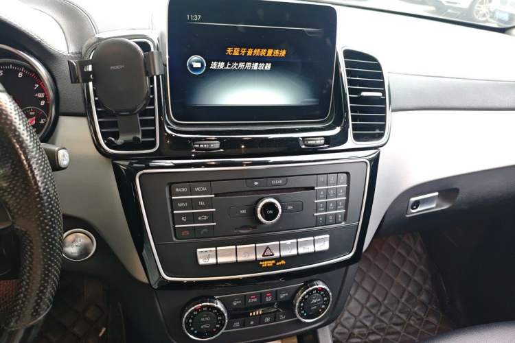 Used Mercedes-Benz GLS 2018 Facelift GLS 320 4MATIC Audio And AC Panel