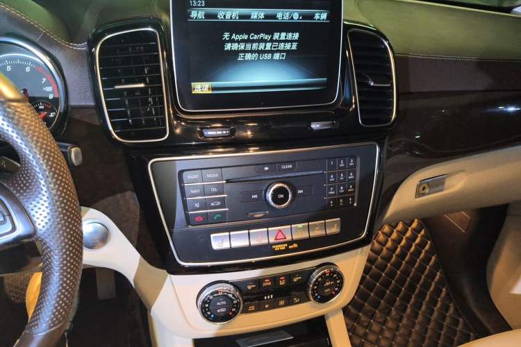 Used Mercedes-Benz GLS 2018 Refreshed GLS 400 4MATIC Dynamic Edition Audio And AC Panel