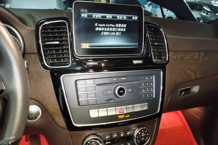 Used Mercedes-Benz GLS 2018 GLS 320 4MATIC Audio And AC Panel