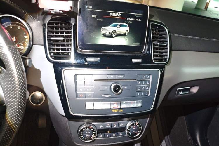 Used Mercedes-Benz GLS 2018 GLS 320 4MATIC Audio And AC Panel