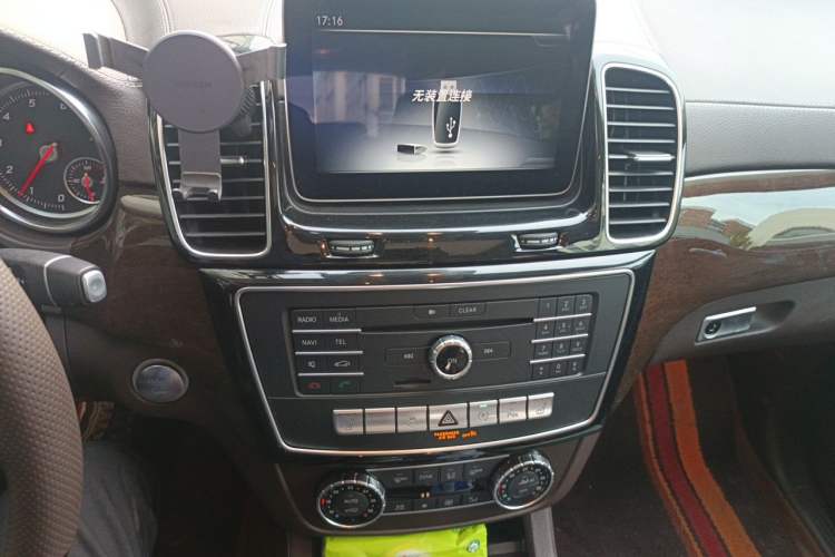 Used Mercedes-Benz GLS 2018 Refreshed GLS 400 4MATIC Dynamic Edition Audio And AC Panel