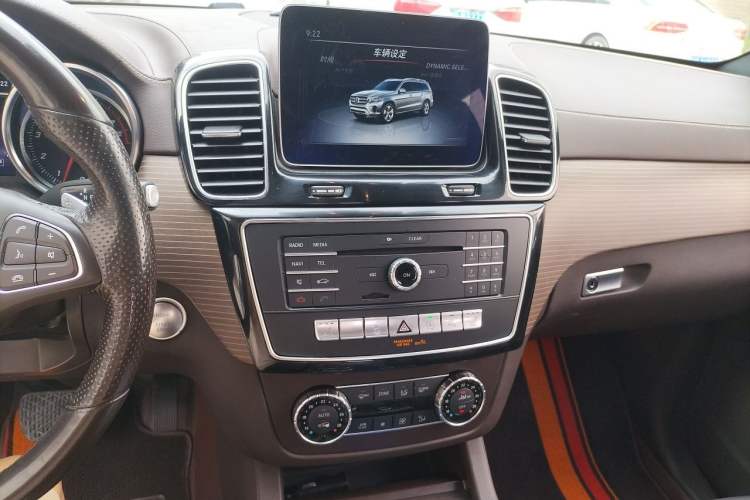Used Mercedes-Benz GLS 2018 Refreshed GLS 400 4MATIC Dynamic Edition Audio And AC Panel