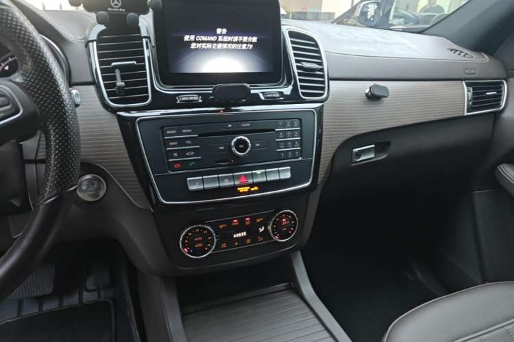 Used Mercedes-Benz GLS 2018 Refreshed GLS 400 4MATIC Dynamic Edition Audio And AC Panel