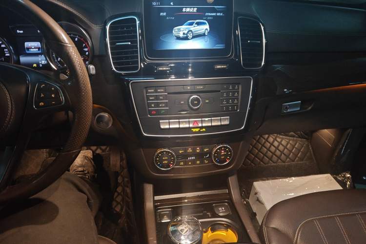 Used Mercedes-Benz GLS 2018 Refreshed GLS 400 4MATIC Dynamic Edition Audio And AC Panel