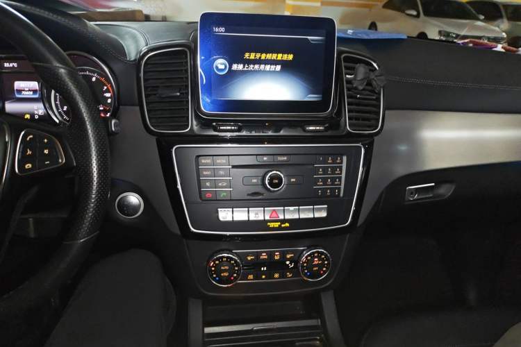 Used Mercedes-Benz GLS 2018 GLS 320 4MATIC Audio And AC Panel