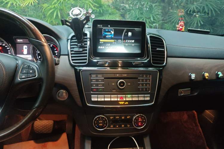 Used Mercedes-Benz GLS 2018 GLS 400 4MATIC Luxury Model Audio And AC Panel
