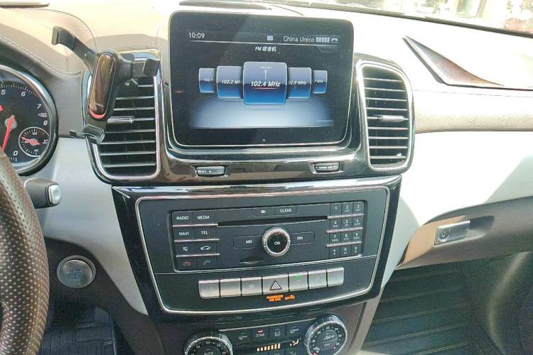 Used Mercedes-Benz GLS 2018 Facelift GLS 320 4MATIC Audio And AC Panel