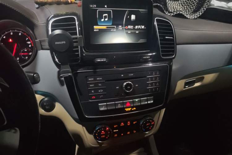 Used Mercedes-Benz GLS 2018 GLS 320 4MATIC Audio And AC Panel