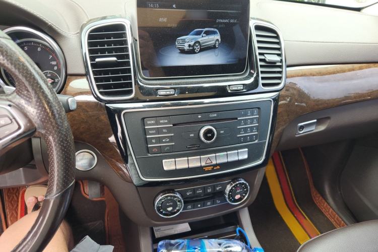 Used Mercedes-Benz GLS 2018 Refreshed GLS 400 4MATIC Dynamic Edition Audio And AC Panel