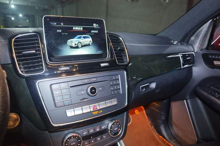 Used Mercedes-Benz GLS  Audio And AC Panel