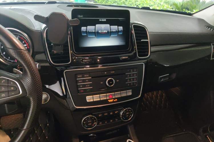 Used Mercedes-Benz GLS 2018 Refreshed GLS 400 4MATIC Dynamic Edition Audio And AC Panel