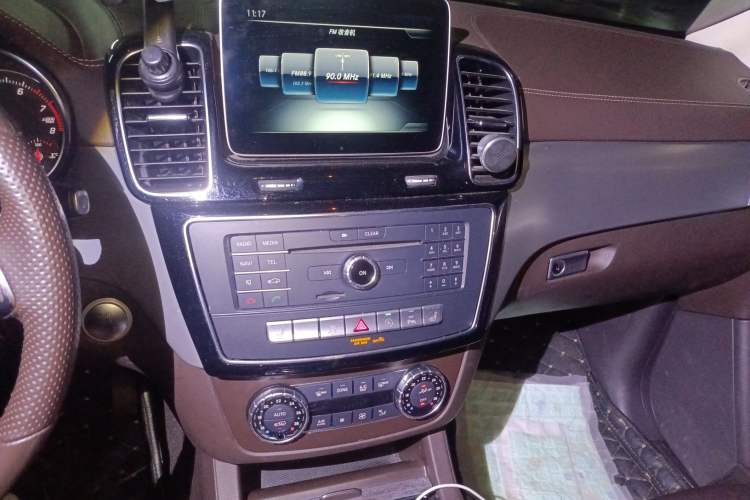 Used Mercedes-Benz GLS 2018 Facelift GLS 320 4MATIC Audio And AC Panel