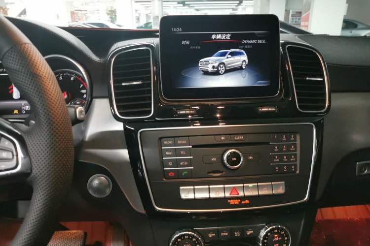 Used Mercedes-Benz GLS 2018 Facelift GLS 320 4MATIC Audio And AC Panel