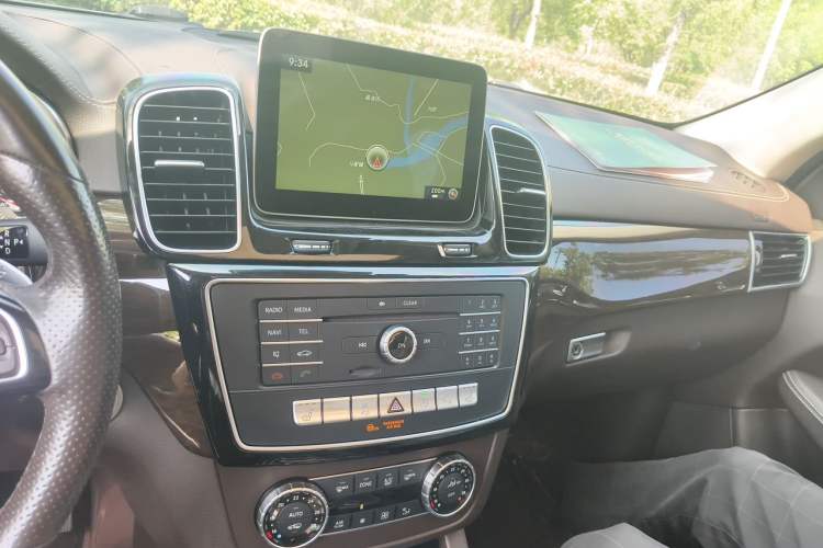 Used Mercedes-Benz GLS 2018 Refreshed GLS 400 4MATIC Dynamic Edition Audio And AC Panel