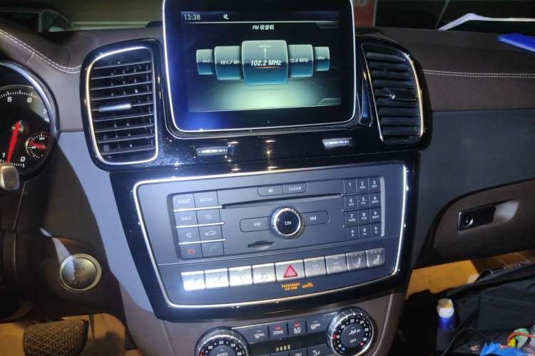 Used Mercedes-Benz GLS 2018 GLS 320 4MATIC Audio And AC Panel