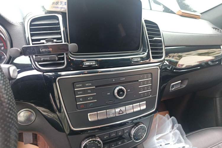 Used Mercedes-Benz GLS  Audio And AC Panel