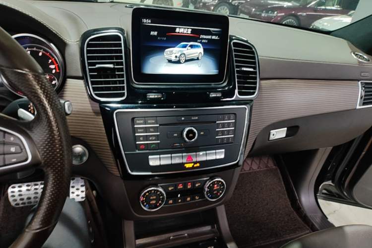 Used Mercedes-Benz GLS 2018 Facelift GLS 320 4MATIC Audio And AC Panel