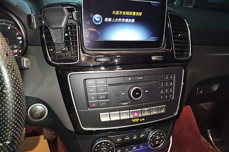 Used Mercedes-Benz GLS 2018 Facelift GLS 320 4MATIC Audio And AC Panel