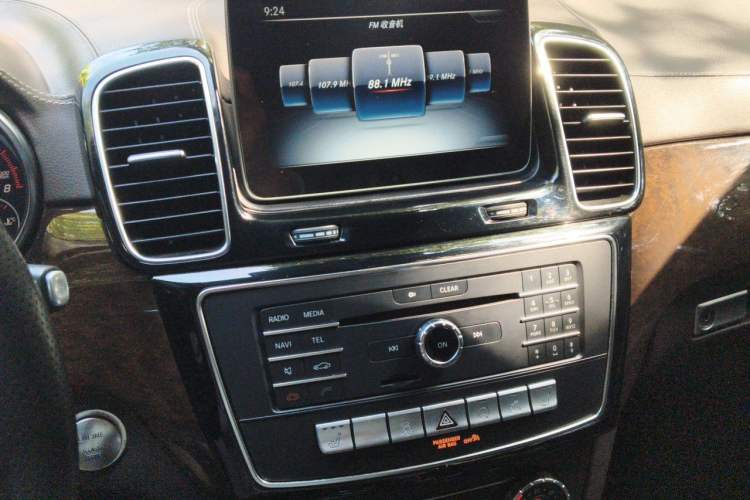 Used Mercedes-Benz GLS 2018 Refreshed GLS 400 4MATIC Dynamic Edition Audio And AC Panel