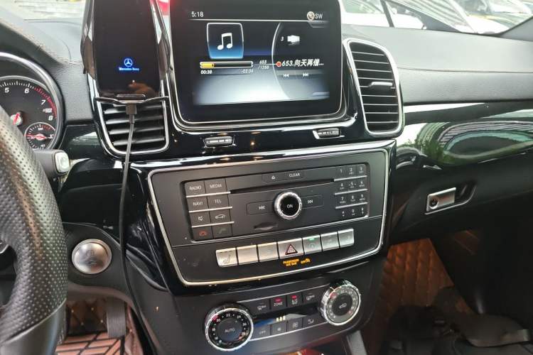 Used Mercedes-Benz GLS  Audio And AC Panel