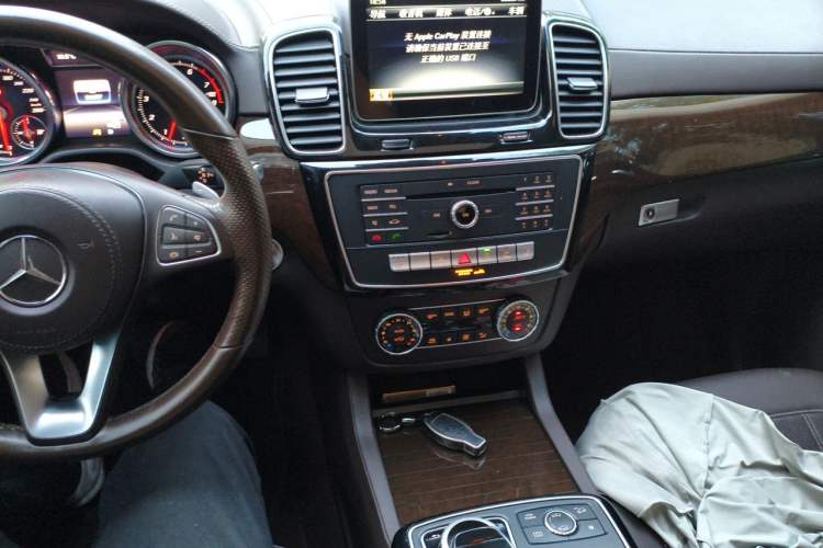 Used Mercedes-Benz GLS 2018 Refreshed GLS 400 4MATIC Dynamic Edition Audio And AC Panel