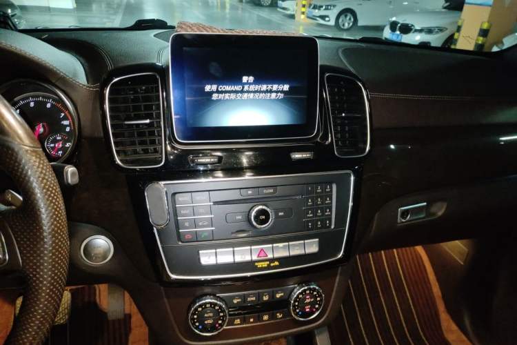 Used Mercedes-Benz GLS 2018 Refreshed GLS 400 4MATIC Dynamic Edition Audio And AC Panel