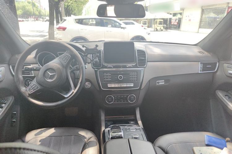 Used Mercedes-Benz GLS 2018 Refreshed GLS 400 4MATIC Dynamic Edition Center Console