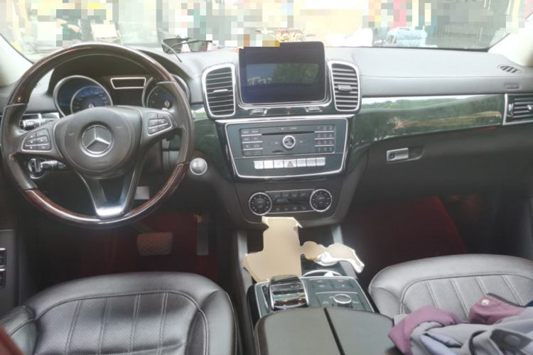 Used Mercedes-Benz GLS 2018 Facelift GLS 320 4MATIC Center Console