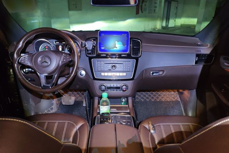 Used Mercedes-Benz GLS 2018 GLS 320 4MATIC Center Console