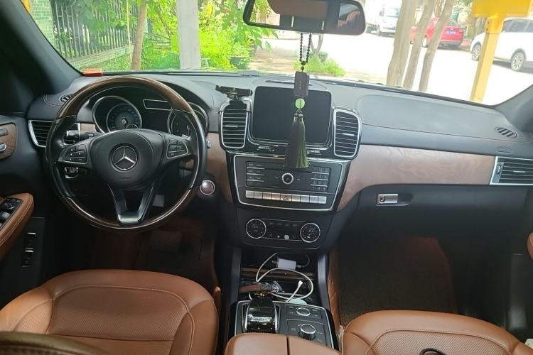 Used Mercedes-Benz GLS 2018 Restyled GLS 400 4MATIC Luxury Edition Center Console