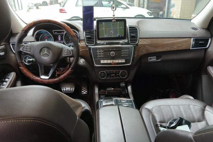 Used Mercedes-Benz GLS 2018 Refreshed GLS 400 4MATIC Dynamic Edition Center Console