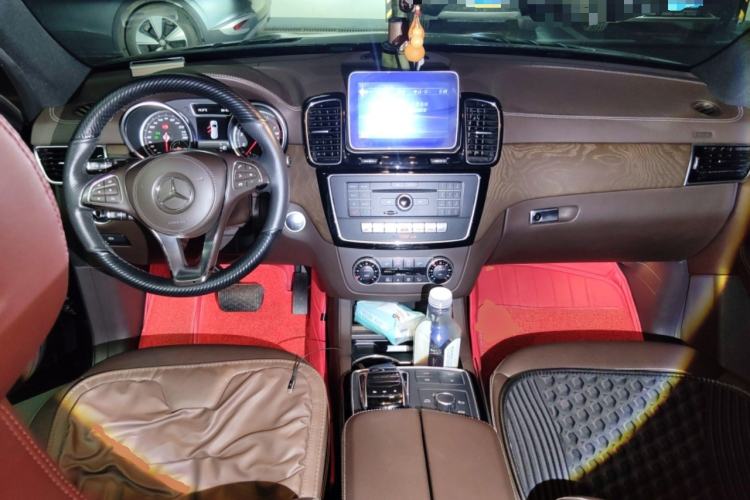 Used Mercedes-Benz GLS 2018 GLS 320 4MATIC Center Console