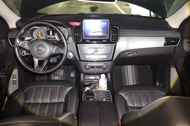 Used Mercedes-Benz GLS 2018 GLS 320 4MATIC Center Console