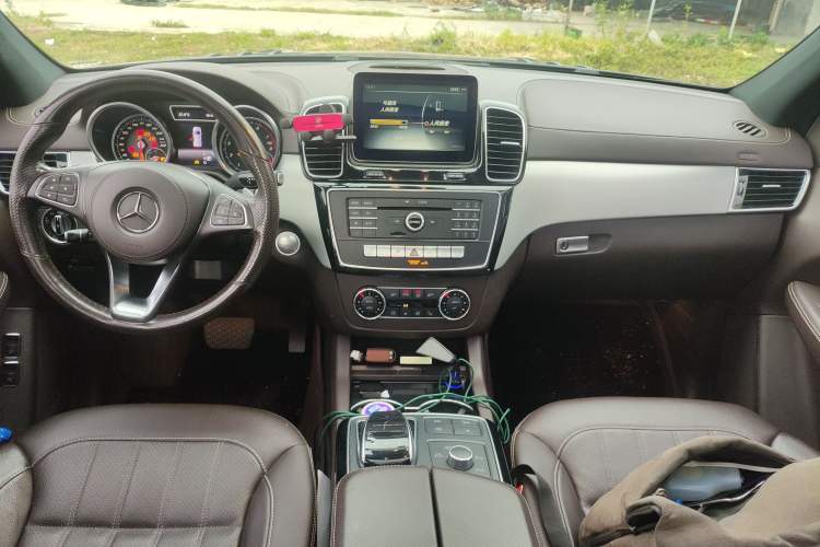 Used Mercedes-Benz GLS 2018 GLS 320 4MATIC Center Console