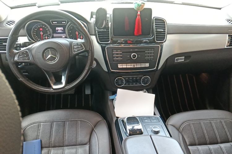 Used Mercedes-Benz GLS 2018 Facelift GLS 320 4MATIC Center Console