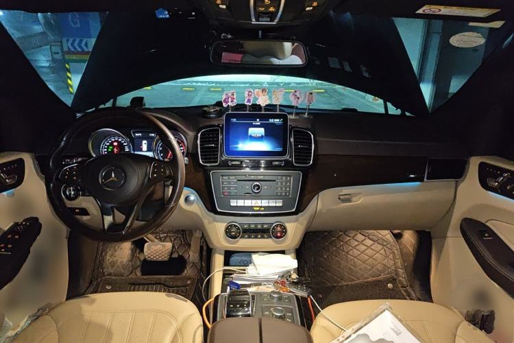 Used Mercedes-Benz GLS 2018 GLS 400 4MATIC Dynamic Model Center Console