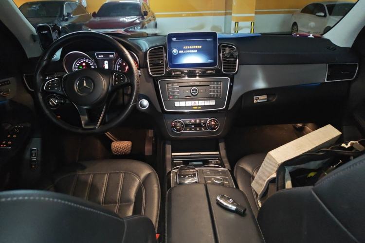 Used Mercedes-Benz GLS 2018 GLS 320 4MATIC Center Console
