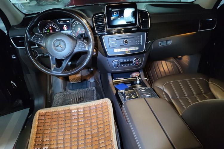 Used Mercedes-Benz GLS 2018 Refreshed GLS 400 4MATIC Dynamic Edition Center Console