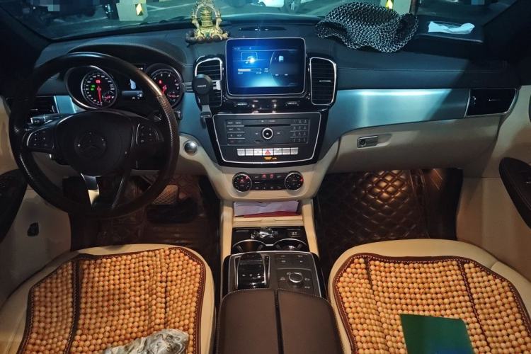 Used Mercedes-Benz GLS 2018 GLS 320 4MATIC Center Console