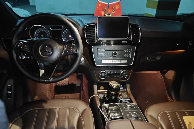 Used Mercedes-Benz GLS 2018 Refreshed GLS 400 4MATIC Dynamic Edition Center Console