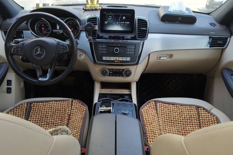 Used Mercedes-Benz GLS 2018 GLS 320 4MATIC Center Console