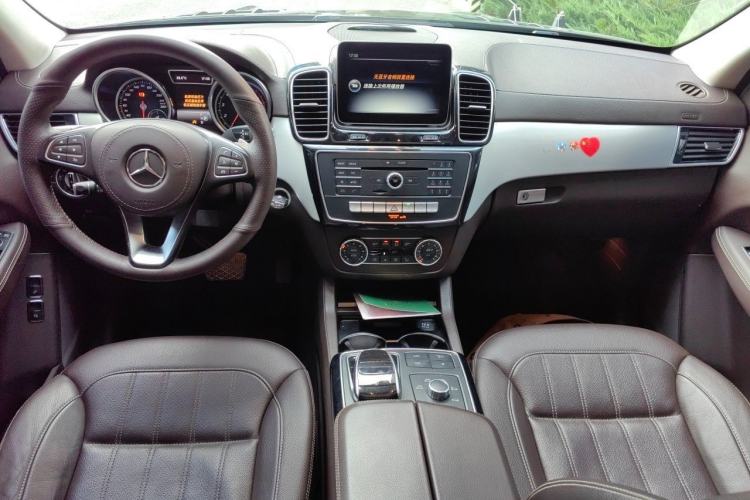 Used Mercedes-Benz GLS 2018 Facelift GLS 320 4MATIC Center Console