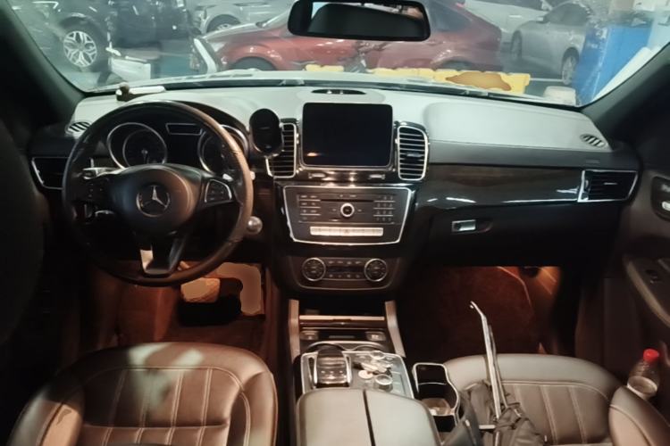Used Mercedes-Benz GLS 2018 Refreshed GLS 400 4MATIC Dynamic Edition Center Console